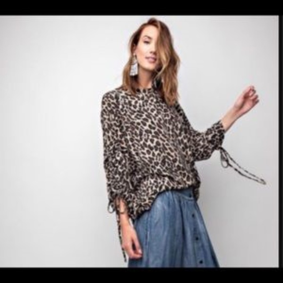 🆕 NWT  !!Only 1 Small Left!! Easel Leopard Top - Picture 2 of 4